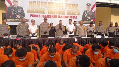 AKBP Wahyu Hidayat Kapolres Pelabuhan Tanjung Perak mengungkapkan Anev sepanjang tahun 2025