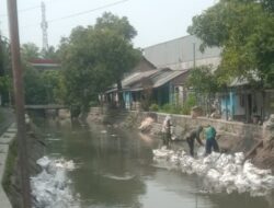 Minim Alat Berat, Normalisasi Sungai Karangbong Sidoarjo Diduga Fiktif  
