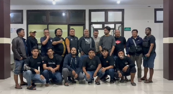 Petugas Jatanras Polda Jawa Timur yang melakukan pengejaran terpaksa mengambil tindakan tegas terukur.