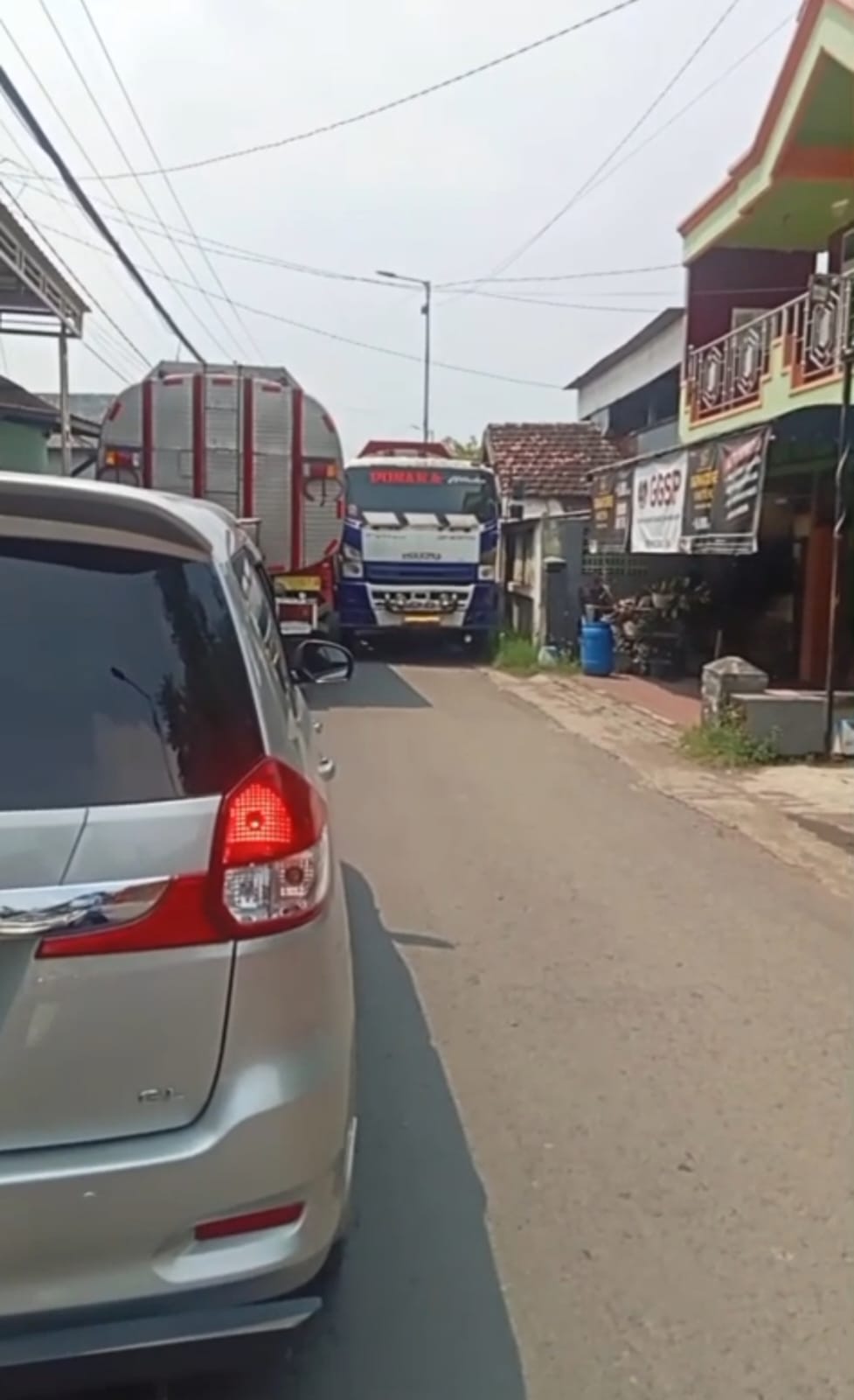 OPINI: Jalan Surowongso Karangbong: Puluhan Tahun Terjebak Macet, Aturan Kelas Jalan Hanya Hiasan?