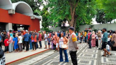 Polsek Kenjeran jajaran Polres Pelabuhan Tanjung Perak memperketat pengamanan dan mengintensifkan patroli di titik-titik keramaian