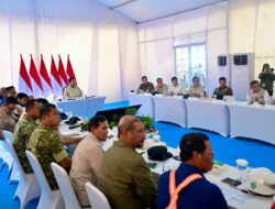 Disambut Bupati Aceh Tamiang, Presiden Prabowo Pastikan Huntara Siap Difungsikan Segera