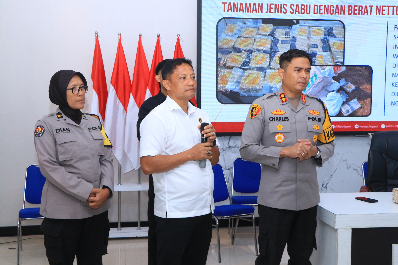Kapolres Ngawi AKBP Charles Pandapotan Tampubolon melalui Kasat Resnarkoba AKP Marji Wibowo, S.H.,
