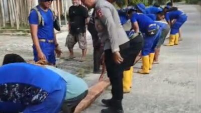Tim SAR Korpolairud melaksanakan kegiatan gotong royong pembuatan jembatan sementara di Korong Maranci, Nagari Seulayat