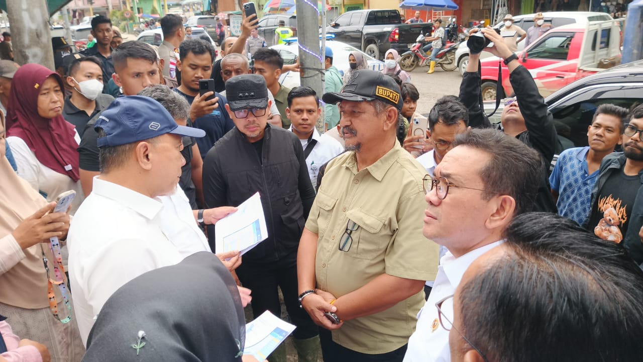 Bupati Irjen Pol. (Purn) Drs. Armia Pahmi MH mengapresiasi Pemerintah Pusat yang menjanjikan rehabilitasi menyeluruh terhadap sektor perekonomian dan pangan Aceh Tamiang