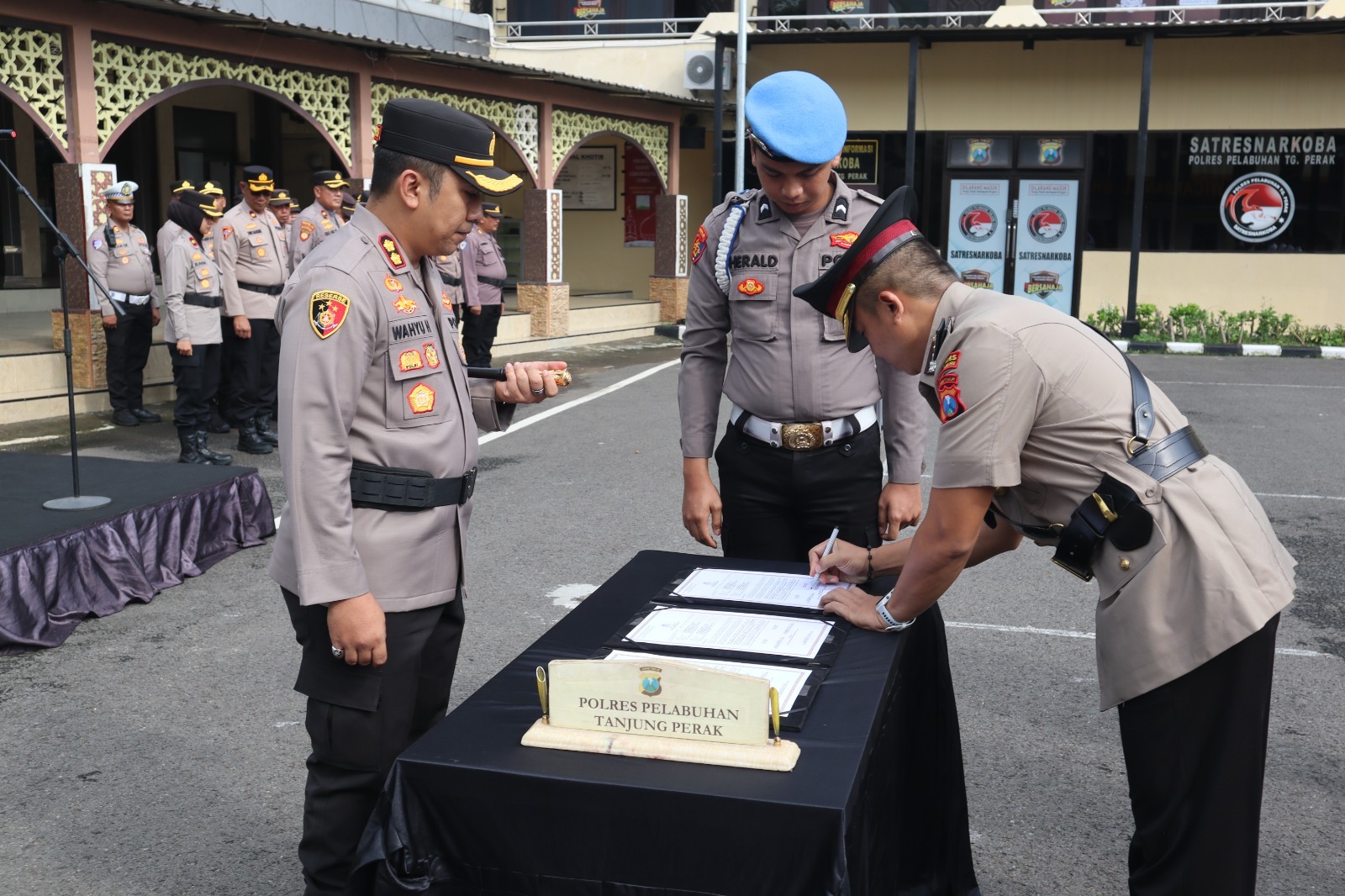 Kapolres Pelabuhan Tanjung Perak, AKBP Wahyu Hidayat