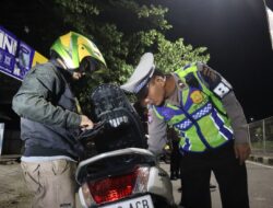 Polres Pelabuhan Tanjung Perak Gelar Pemeriksaan Kendaraan di Pospol Suramadu Cegah 3C