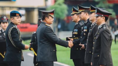 Kapolda Jawa Timur Irjen Pol Drs Nanang Avianto,M.Si memimpin Upacara Hari Kesadaran Nasional