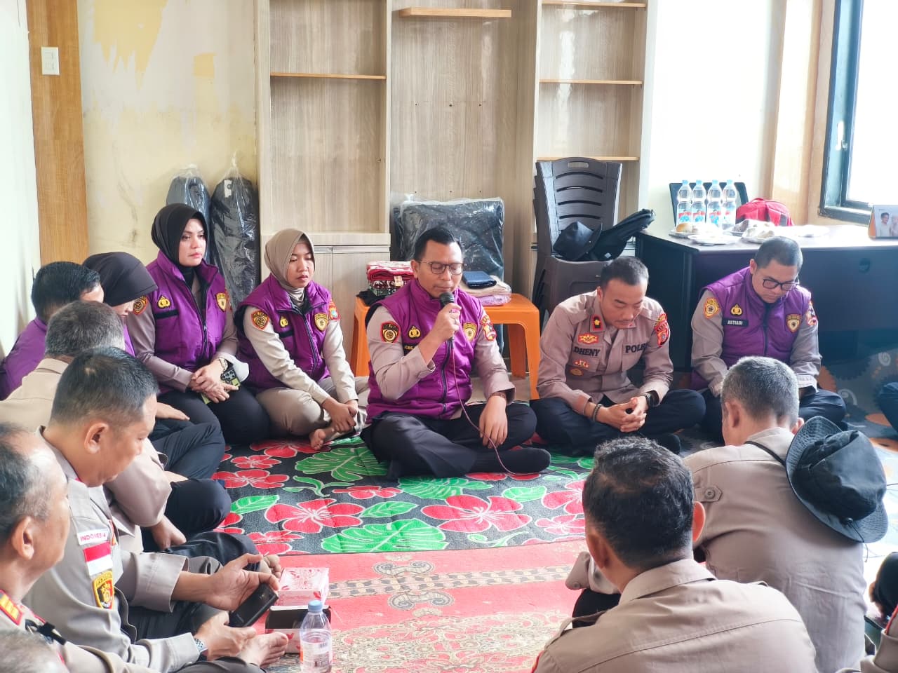 Tim Trauma Healing Mabes Polri melaksanakan kegiatan Trauma Healing dan pendampingan bagi personel Polres Aceh Tamiang