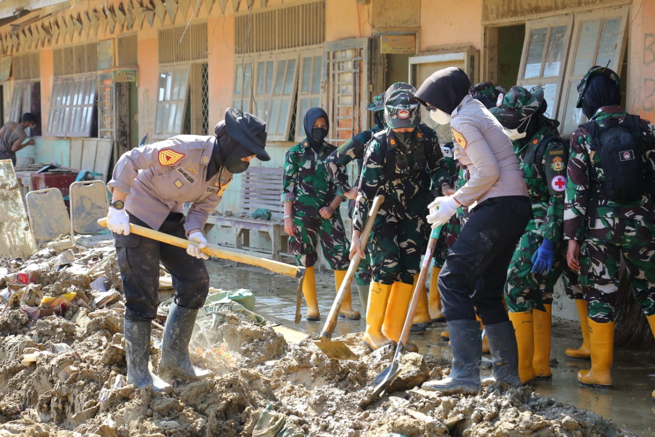 Hari ini, Minggu, 25 Januari 2026, merupakan hari kedua pelaksanaan kegiatan Latihan Integrasi Taruna Wreda Nusantara (Latsitardanus) ke-46