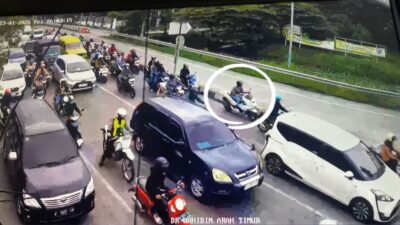 Satreskrim Polres Gresik Polda Jatim dalam mengungkap kasus tindak pidana pencabulan yang menimpa seorang siswi di wilayah Kebomas, Kabupaten Gresik.