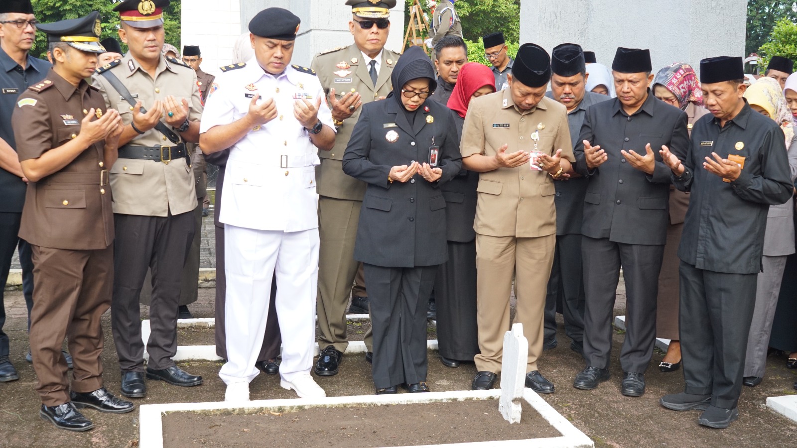 Harjasda ke-167, Wabup Sidoarjo dan Forkopimda Ziarah Makam Mantan Bupati dan Wakil Bupati Sidoarjo