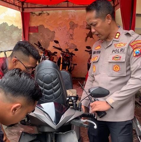 Kasat Samapta Polrestabes Surabaya AKBP Erika Purwana Putra