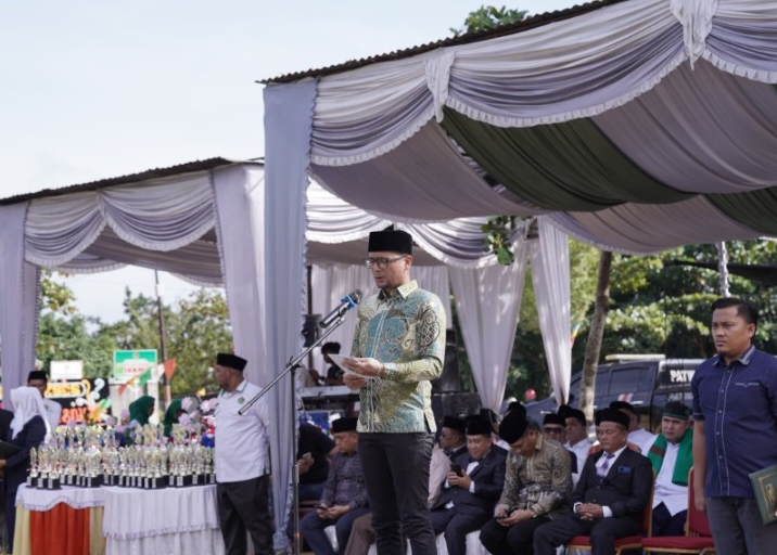 Bupati Labusel, Fery Sahputra Simatupang, memimpin Upacara Peringatan Hari Amal Bakti (HAB) ke-80 Kementerian Agama Republik Indonesia