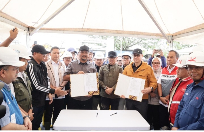 Masyarakat Aceh Tamiang korban banjir secara resmi menghuni Huntara (Hunian Sementara) Penyerahan kunci diberikan langsung Bupati Aceh Tamiang Irjen Pol. (Purn) Drs. Armia Pahmi