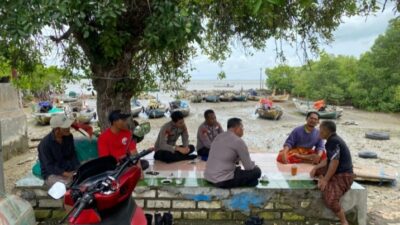 Satuan Polisi Perairan dan Udara (Satpolairud) Polres Gresik Polda Jatim terus menunjukkan komitmennya dalam menjaga keamanan wilayah perairan