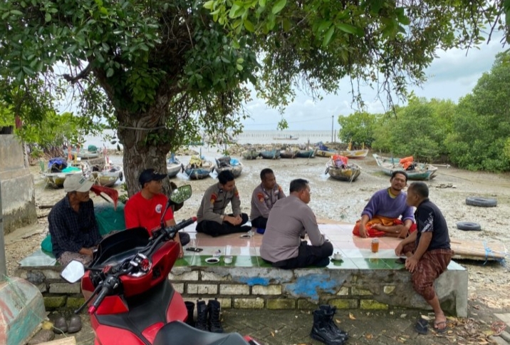 Satuan Polisi Perairan dan Udara (Satpolairud) Polres Gresik Polda Jatim terus menunjukkan komitmennya dalam menjaga keamanan wilayah perairan