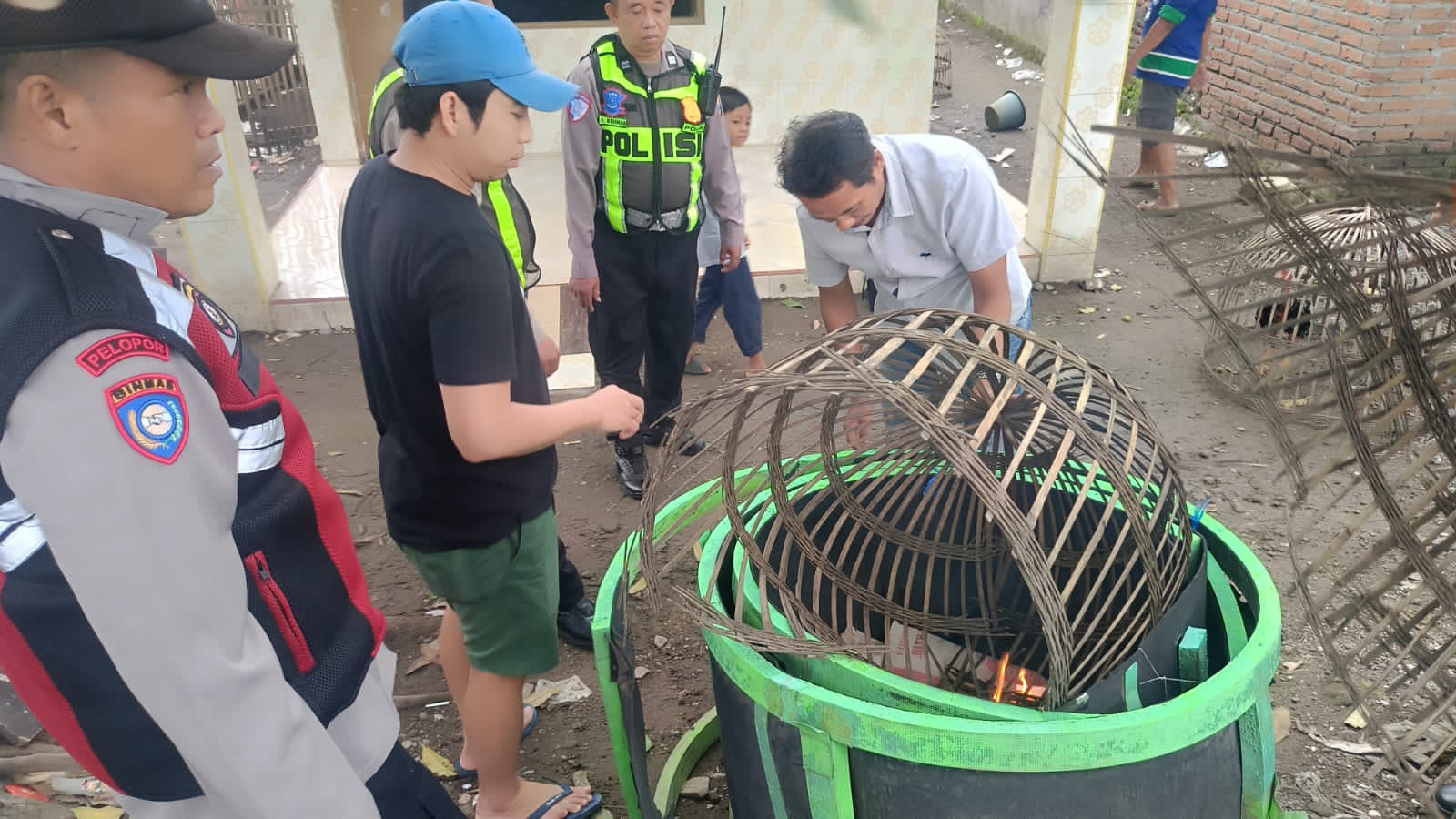 Polresta Sidoarjo Polda Jawa Timur (Jatim) kembali membongkar arena yang diduga digunakan judi sabung ayam