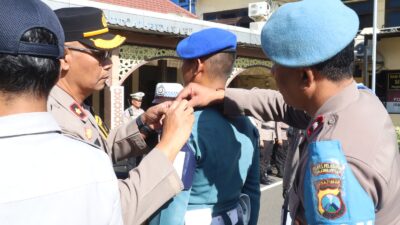 Apel tersebut dipimpin langsung oleh Kabag Ops Polres Pelabuhan Tanjung Perak, Kompol Dwi Basuki Nugroho, yang mewakili Kapolres.