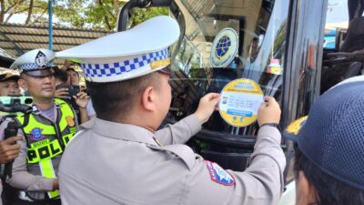 Operasi Keselamatan Semeru 2026, Direktorat Lalu Lintas (Ditlantas) Polda Jatim menggelar pemeriksaan angkutan umum penumpang (orang) di beberapa lokasi.