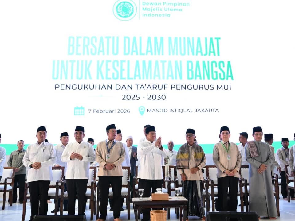 Presiden Prabowo Subianto menghadiri acara Bersatu dalam Munajat untuk Keselamatan Bangsa serta Pengukuhan dan Ta’aruf Pengurus Majelis Ulama Indonesia (MUI)