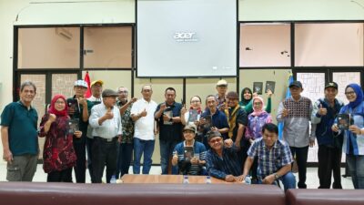 Peluncuran buku Antologi Puisi ke-8 karya komunitas Wartawan Usia Emas (Warumas)