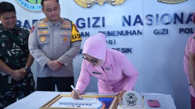 Ketua Bhayangkari Cabang Gresik Ny. Yanggi Ramadhan juga telah meresmikan SPPG di Bedilan