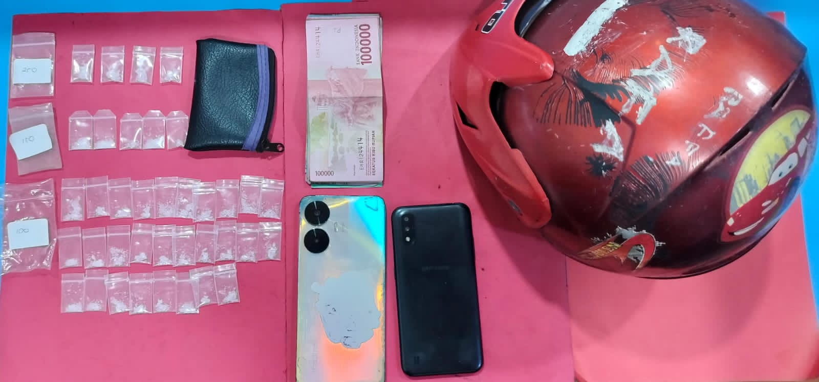Barang Bukti puluhan poket sabu