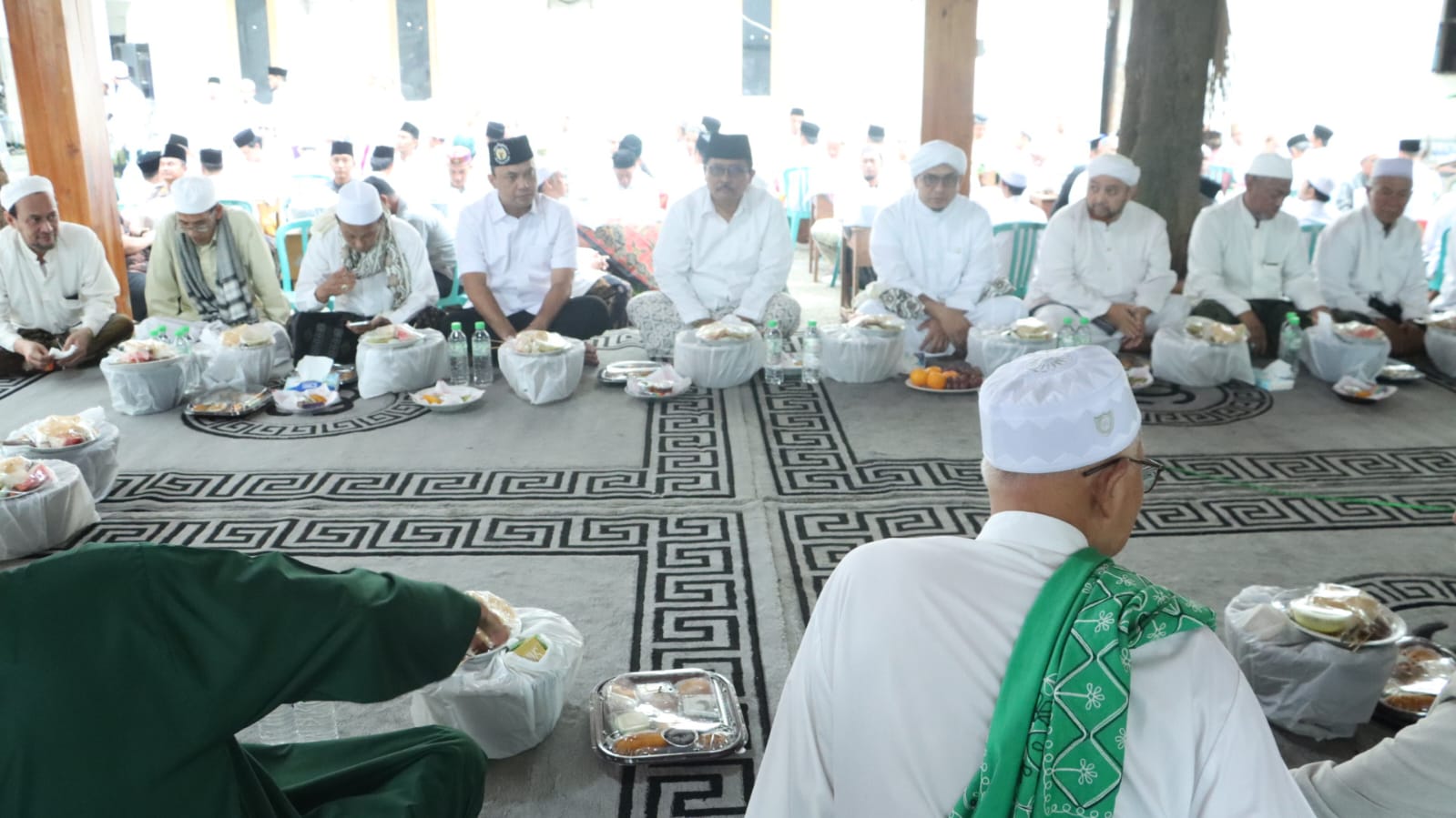 Foto : Kapolres Bangkalan AKBP Wibowo, S.I.K., M.H., menghadiri peringatan Haul ke-18 Al-Maghfurlah KHS. Abdullah Schal