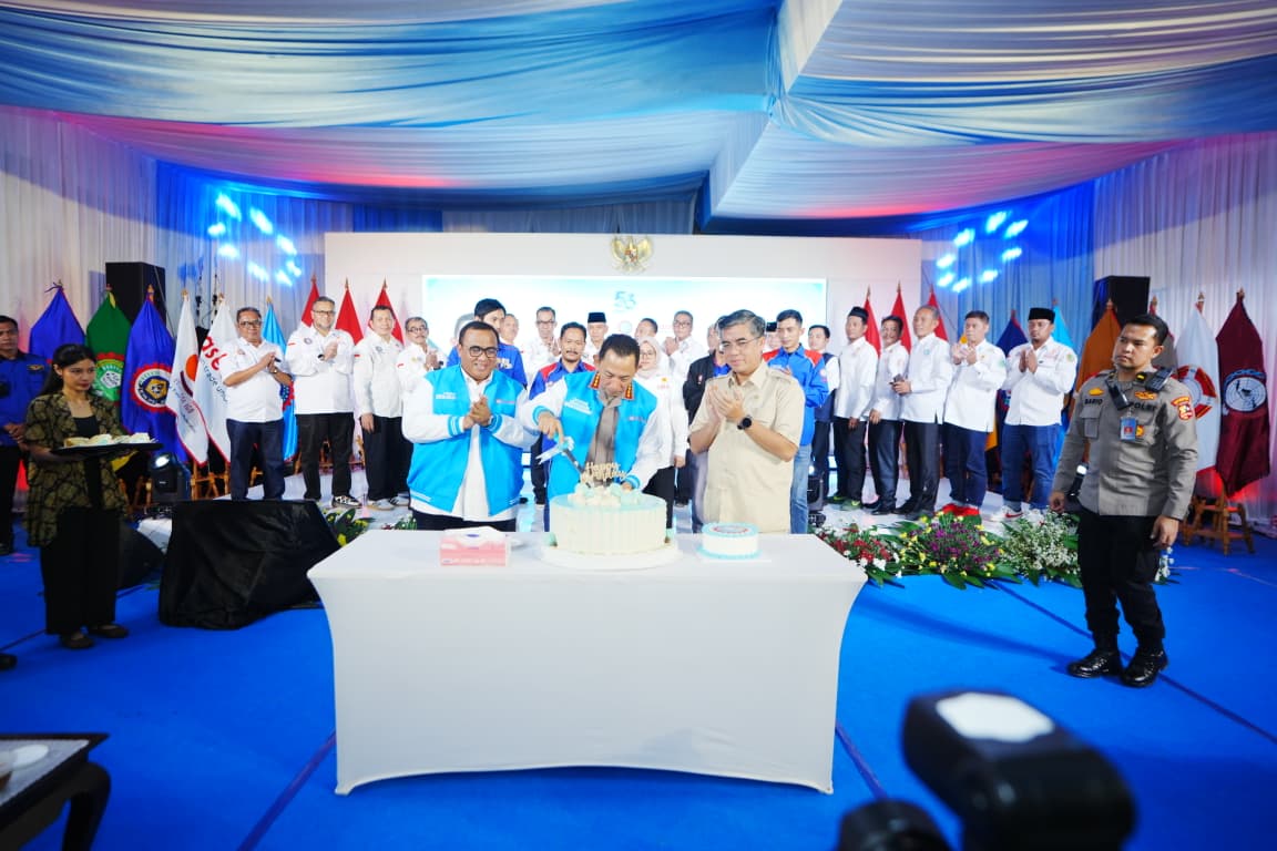 Kapolri Jenderal Listyo Sigit Prabowo menghadiri acara tasyakuran HUT KSPSI ke-53 dan Hari Pekerja Indonesia (HARPEKINDO)