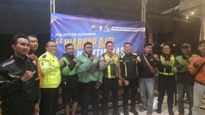 Polresta Sidoarjo Polda Jawa Timur menggelar kegiatan Sahur On The Road (SOTR) bersama para pengemudi ojek online (ojol)