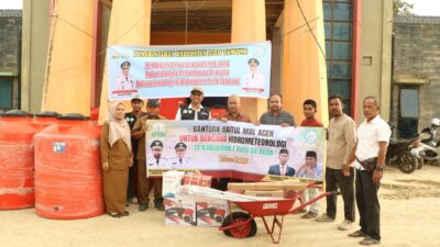 Baitul Mal Aceh bekerjasama dengan Baitul Mal Aceh Tamiang menyerahkan bantuan sarana pemulihan hunian dan kondisi sosial warga pasca bencana hidrometeorologi.
