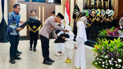 Kapolri Jenderal Listyo Sigit Prabowo menggelar kegiatan pembagian takjil hingga buka puasa bersama dengan insan pers