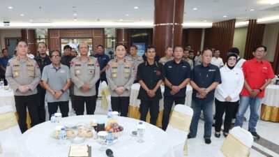 Kapolda Jatim Irjen Pol Nanang Avianto buka puasa bersama insan pers
