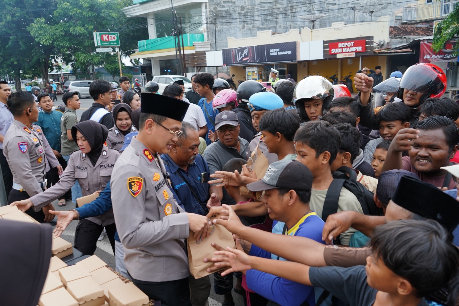 Kapolres Situbondo AKBP Bayu Anuwar Sidiqie, S.H., S.I.K., M.Sc.,