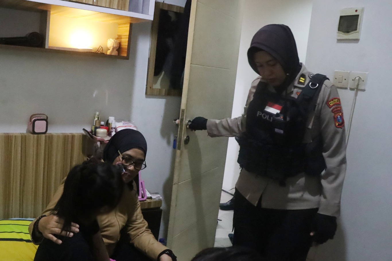Satuan Perlindungan Perempuan dan Anak (PPA) Satuan Pemberantasan Perdagangan Orang (PPO) Polwan Polres Sidoarjo patroli tempat hiburan dan penginapan