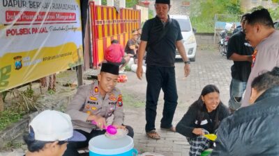 Polsek Pakal Polrestabes Surabaya Melalui program Dapur Berkah Ramadan menghadirkan momen berbuka puasa bersama