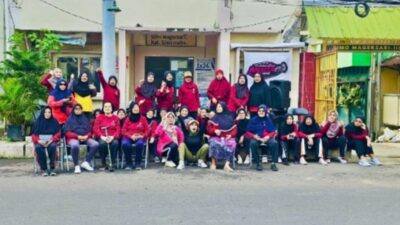 Senam Lansia Vitalage Movement dilakukan rutinitas sebulan sekali yang di ikuti oleh lansia dan semua kader se-Rukun Warga Kelurahan Simomulyo, Kecamatan Sukomanunggal Surabaya, bertempat di Balai RW 06 Simo Magersari
