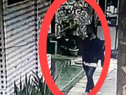 Bertobatlah Sebelum Terlambat, Aksi Maling Kotak Amal Mushola Muqorrobin Ketandan Terekam CCTV