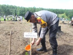 Polres Bondowoso Tanam 1.000 Pohon Gerakan Sedekah Oksigen HPN 2026