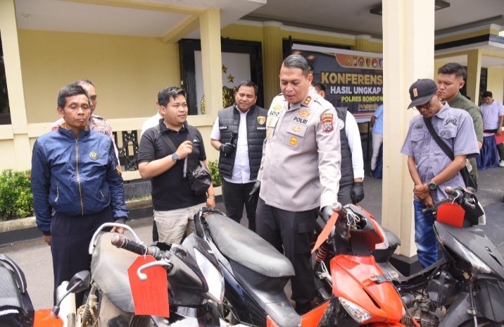 Kapolres Bondowoso AKBP Dr. Aryo Dwi Wibowo saat menggelar press release di Mapolres Bondowoso