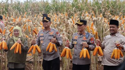 Kapolda Jawa Timur, Irjen Pol. Drs. Nanang Avianto, M.SI, bersama Gubernur Jawa Timur Khofifah Indar Parawansa