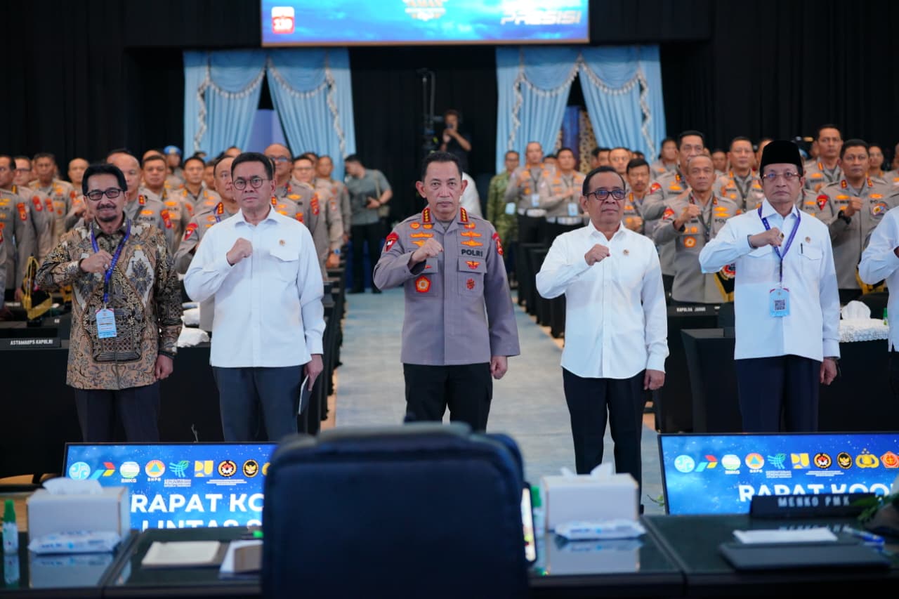 Polri melaksanakan Operasi Ketupat 2026 dalam rangka pengamanan arus mudik dan balik Lebaran 1447 Hijriah