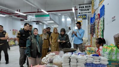 Menjelang Idul Fitri 1447 H, Polres Ponorogo Polda Jatim turun ke sejumlah pasar memastikan stabilitas harga dan ketersediaan bahan pokok