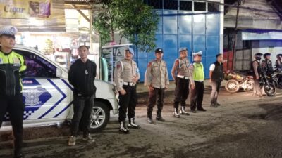 Polres Pelabuhan Tanjung Perak memperketat pengamanan wilayah menerjunkan tim patroli skala besar menyisir titik-titik gangguan kamtibmas