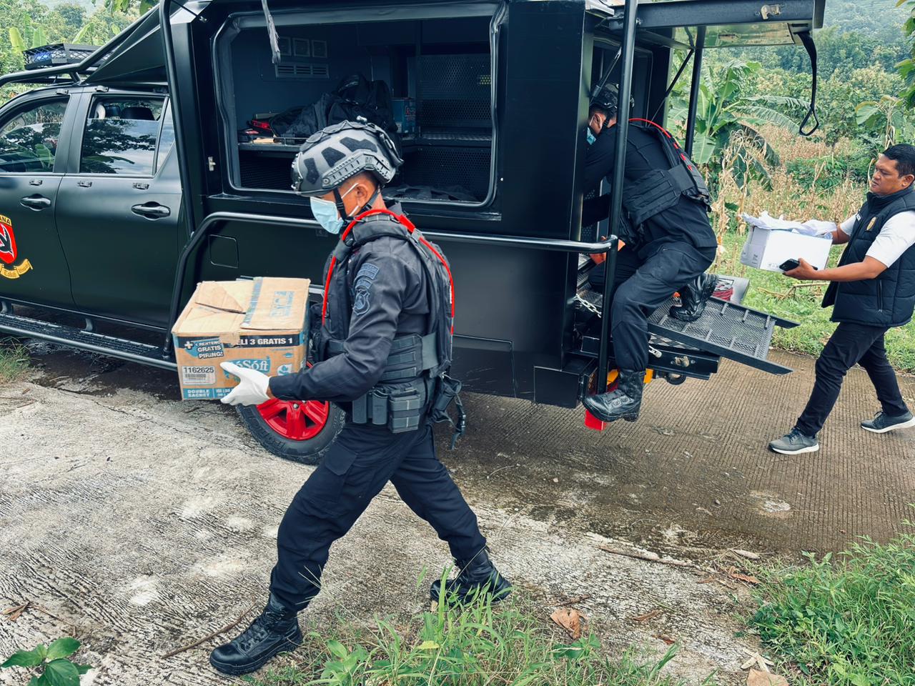 Polres Bondowoso Polda Jatim bertindak tegas dengan memusnahkan puluhan kilogram bahan petasan hasil ungkap kasus sepanjang Pebruari 2026.