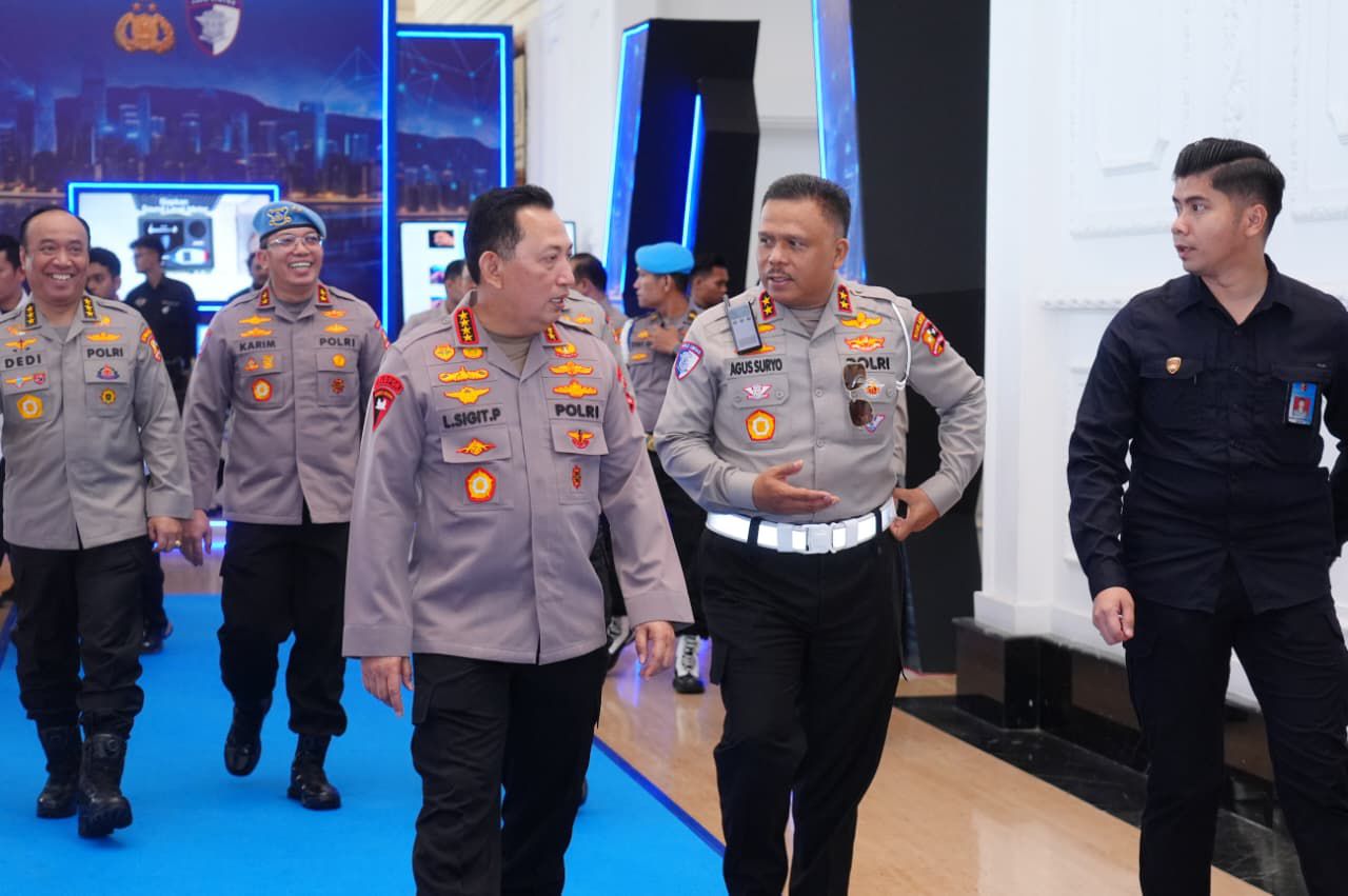 Kapolri Jenderal Listyo Sigit Prabowo bersama Kakorlantas Polri, Irjen Agus Suryo, S.H., M.Hum.