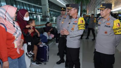 Kasatgas Humas Operasi Ketupat 2026 bersama jajaran melaksanakan peninjauan langsung arus mudik di Bandara Internasional Soekarno-Hatta