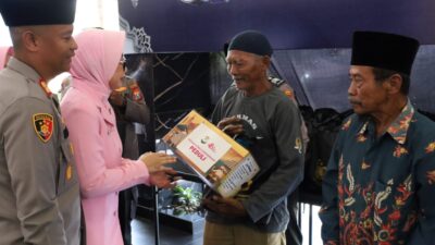 Kapolres Tulungagung AKBP Dr. Ihram Kustarto, didampingi Ketua Bhayangkari Cabang Tulungagung dan Pejabat Utama (PJU) Polres Tulungagung