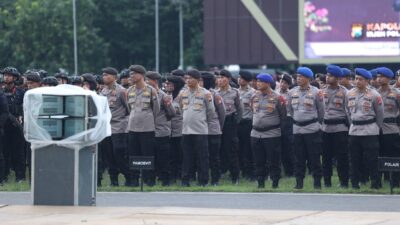 Polda Jawa Timur menyiagakan lebih kurang 16.326 Personel gabungan untuk memberikan pelayanan pengamanan malam takbiran Idulfitri 1447 Hijriah